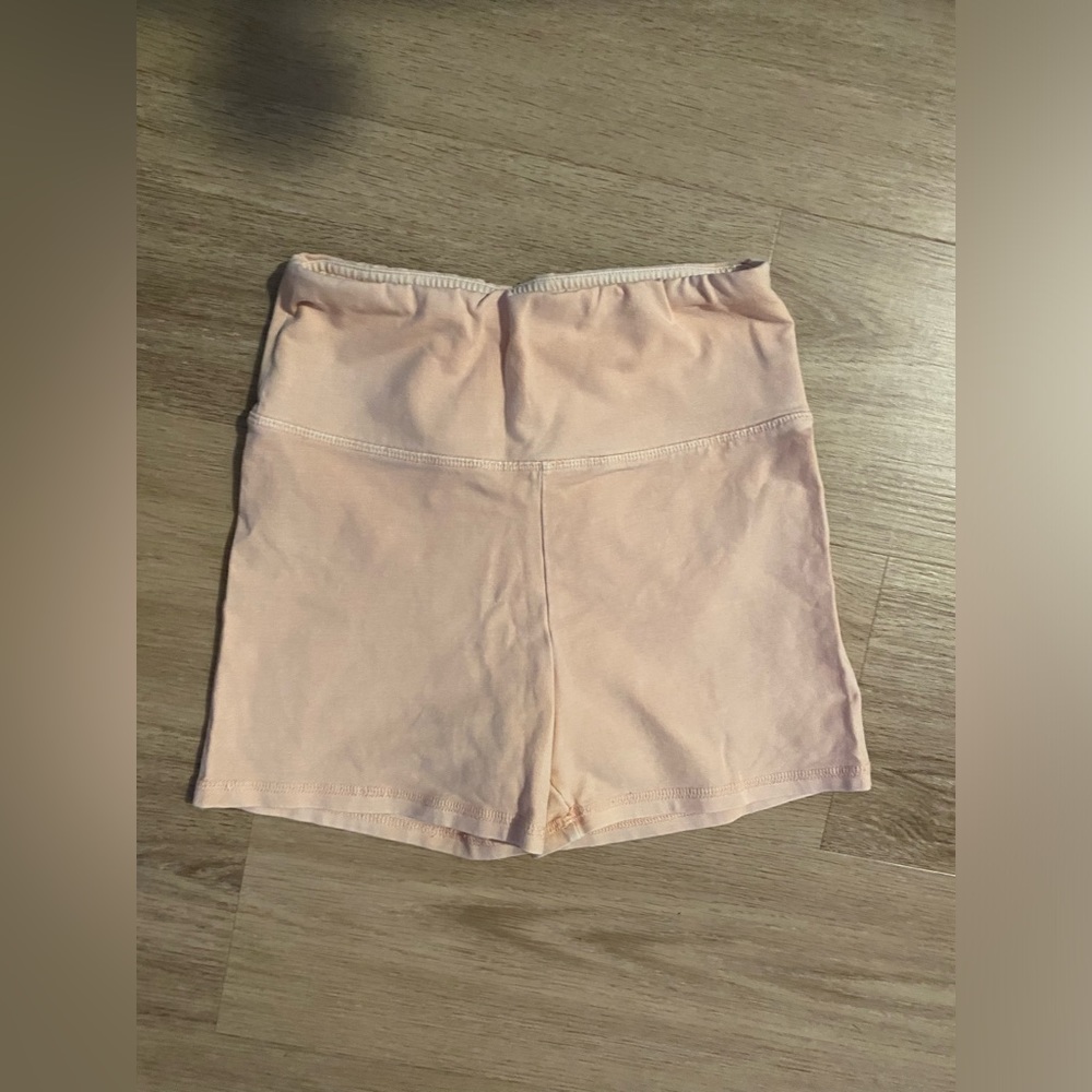 LIGHT PINK BIKER SHORTS